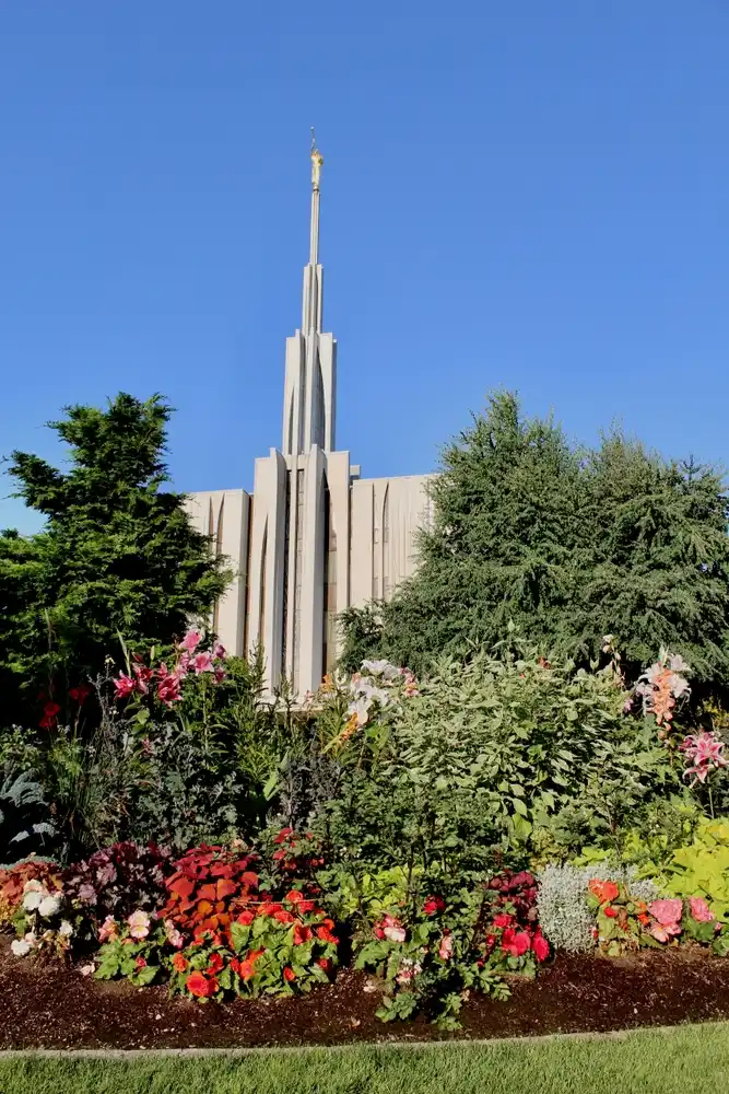 Seattle Washington Temple of the Church of Jesus Christ of Latter-day Saints.