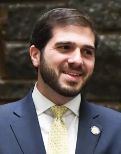 New York State Senator Andrew Gounardes, co sponsor of the New York Children’s Online Safety Act, smiling during a public appearance.